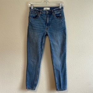 ABERCROMBIE & FITCH {The Skinny High Rise Jeans} Size 26 Curve Love
